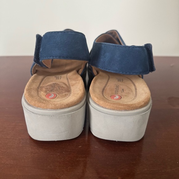 Clark’s Unstructured Leather Cross- Strap UN Karley Hail Navy Blue Nubuck 8 - Picture 4 of 7